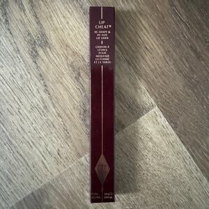 Charlotte Tilbury Lip Cheat Re-Shape & Re-Size Lip Liner in Bad Romance
